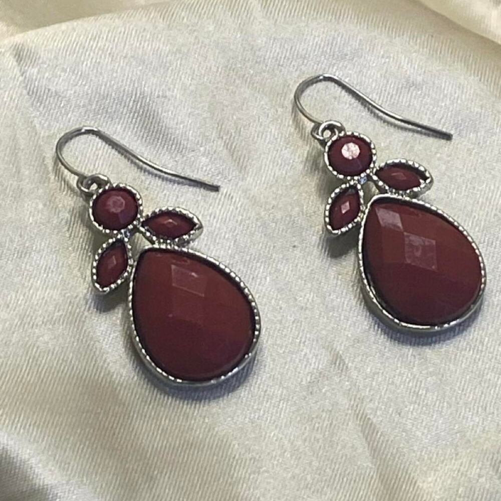 Vintage Red Lucite Teardrop Dangle Earrings Silver Tone Faceted Costume Jewelry